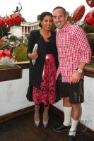 FUSSBALL 1. BUNDESLIGA:  Franck Ribery mit seiner Frau Wahiba