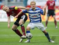 Fussball 1. Bundesliga: Duisburg - Hamburg, Zweikampf