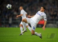 Fussball: Champions League, Saison 2010/2011: Schalke - Lissabon, PAPADOPOULOS am Ball