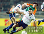 Fussball DFB-Pokal: Bremen - Luebeck, Zweikampf