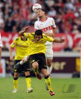 Fussball 1. Bundesliga : Timo Gebhart (oben, VfB Stuttgart) gegen Nuri Sahin (Borussia Dortmund)