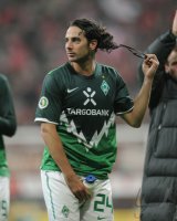 Fussball DFB Pokal 10/11 :  Enttaeuschung Claudio Pizarro (SV Werder Bremen)