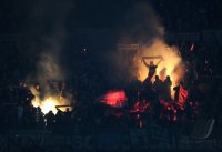 Fussball CHL  Saison 2010/2011: FC Bayern Muenchen Fans mit Bengalischen Feuer in der Fankurve