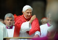 Papst Benedikt XVI besucht Mailand