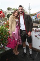 FUSSBALL 1. BUNDESLIGA 13/14: Diego Contento mit Freundin Jessica