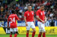 FUSSBALL INTERNATIONAL: Enttaeuschung Shaun WRIGHT - PHILLIPS, John TERRY, Frank LAMPARD (v.li., England)