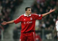 Fussball 1. BL Bayern-Bremen; Zweikampf