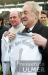 Fussball Testspiel: Wuppertal - Bayern Muenchen, Bundespraesident RAU