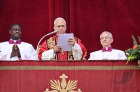 Papst Leo XIV.  bei der Weihnachtsbotschaft und dem Urbi Et Orbi Segen