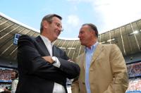 1. Fussball Bundesliga: Karl Hopfner, Vorstandsvorsitzender Karl Heinz Rummenigge (v. li., FC Bayern Muenchen)