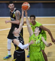 Barmer 2. Basketball Bundesliga  18/19: Tigers Tuebingen - Team Ehingen Urspring