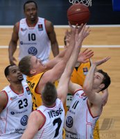 Basketball 1. Bundesliga  13/14  Walter Tigers Tuebingen - New Yorker Phantoms Braunschweig
