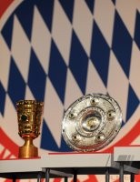 Fussball 1. Bundesliga : DFB Pokal, Meisterschale