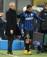 FUSSBALL SERIE A:  Trainer Claudio Ranieri (li.) Diego Milito (Inter Mailand)