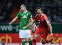 Fussball  1. Bundesliga  13/14: JUBEL Daniel van Buyten (FC Bayern Muenchen)