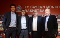 Basketball 1. Bundesliga 2012/2013:  Sportdirektor Marko Pesic, Trainer Svetislav Pesic, Praesident Uli Hoeness ,  Rudolf Schels (v. li., FC Bayern Muenchen)