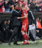 FUSSBALL  International CHL 09/10: FC Bayern  Muenchen - Olympique Lyon