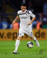 FUSSBALL, DFB Pokal 1. Hauptrunde: 1860 Muenchen, RUKAVINA am Ball