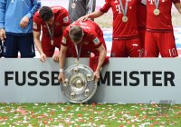 Fussball, 1. Bundesliga  Saison 14/15: JUBEL FC Bayern Muenchen