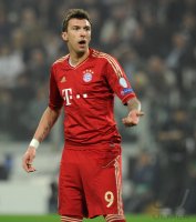 FUSSBALL INTERNATIONAL CHL VIERTELFINALE 12/13: Juventus Turin - FC Bayern Muenchen