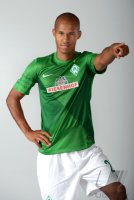 Fussball 1. Bundesliga, Saison 2012/2013, Werder Bremen: Theodor Gebre Selassie im exklusiven Pressefoto ULMER Fotoshooting