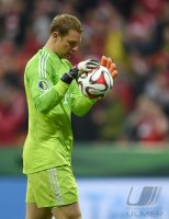 Fussball DFB Pokal Halbfinale 14/15: FC Bayern Muenchen - Borussia Dortmund