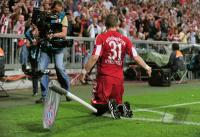 Fussball 1. Bundesliga Saison 2010/2011 JUBEL SCHWEINSTEIGER (FC Bayern Muenchen)