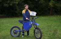 Mechatronik - Student Elias Pfeffer bewirb sich oeffentlich bei Tesla-Chef Elon Musk