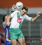 Fussball 1. Bundesliga: Mainz - Bremen, Zweikampf