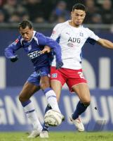 Fussball 1. Bundesliga: Hamburg - Berlin, Zweikampf