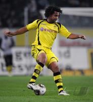 FUSSBALL, 1. BUNDESLIGA, 16. Spieltag: Dortmund, OWOMOYELA Einzelaktion