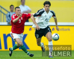 Fussball: Deutschland - Ungarn, Zweikampf