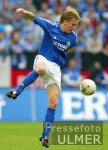 FUSSBALL 1. Bundesliga: S04, POULSEN Einzelaktion
