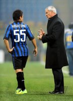 FUSSBALL SERIE A:  Yuto Nagatomo, Trainer Claudio Ranieri (v. li., Inter Mailand)