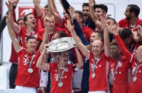Fussball 1. Bundesliga Saison 15/16: Der FC Bayern feiert seine 26. Deutsche Meisterschaft