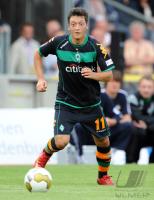 Fussball 1. Bundesliga: Bremen, OEZIL Einzelaktion