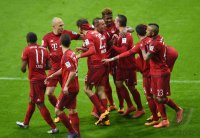 Fussball 1. Bundesliga Saison 15/16: JUBEL FC Bayern Muenchen
