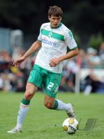 Fussball 1. Bundesliga: Bremen, BOENISCH am Ball