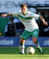 FUSSBALL 1. BUNDESLIGA: Bremen, OEZIL Einzelaktion