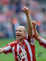 Fussball 1. Bundesliga :  JUBEL ROBBEN (FC Bayern Muenchen)