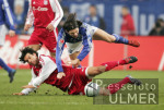 Fussball 1. Bundesliga: Schalke - Bayern, Zweikampf
