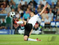 FUSSBALL EURO 2008: Deutschland, Ballack am Ball