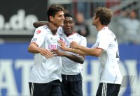 Fussball 1. Bundesliga, Saison 2011/2012:  JUBEL nach dem TOR durch Mario Gomez mit David Alaba, Thomas Mueller (v. li., FC Bayern Muenchen)