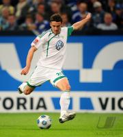 FUSSBALL, 1. BUNDESLIGA, 6. Spieltag, Wolfsburg: GENTNER Einzelaktion