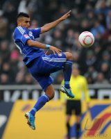 Fussball: 1. Bundesliga Saison 2010/2011: Leverkusen, VIDAL am Ball