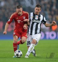 FUSSBALL INTERNATIONAL CHL VIERTELFINALE 12/13: Juventus Turin - FC Bayern Muenchen