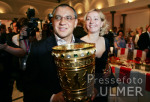 Bankett FCB, MAGATH mit Frau und Pokal