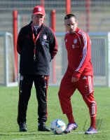 Fussball 1. Bundesliga: Franck Ribery  (re,) mit Trainer Jupp Heynckes  (FC Bayern Muenchen)