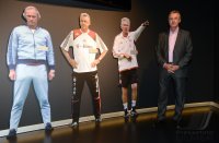 Fussball 1. Bundesliga: Die Erlebniswelt des FC Bayern Muenchen in der Allianz Arena