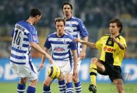 Fussball 1. Bundesliga: Dortmund - Duisburg, Zweikampf